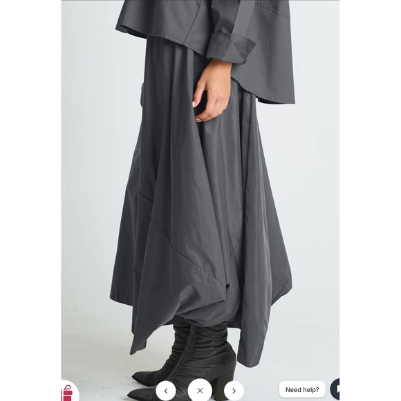 PLANET BY LAUREN G
SIZE 1
NYLON SIGNATURE ARCHITECTURAL SKIRT - Picture 5 of 7